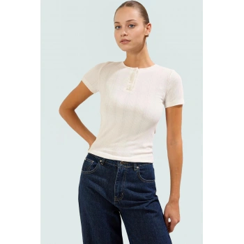 Fitted Bisiklet Yaka Kısa Kollu Örme Bluz Rahat Günlük Stil Modern Konforlu Kesim