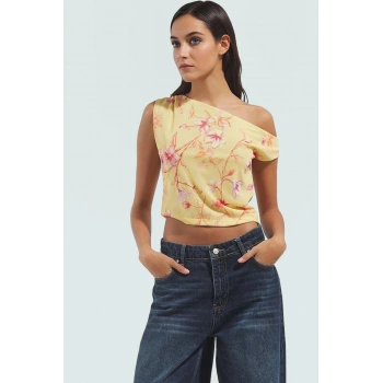 Fitted Kalıp 100 Polyester Bluz Asimetrik Yaka Kısa Kol Yazlık Özenle Seçilmiş Uzun Ömürlü