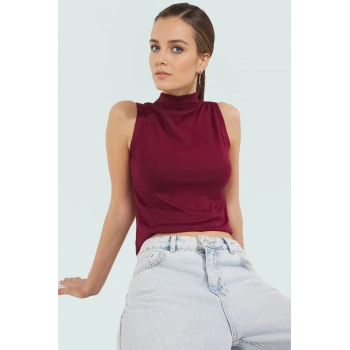 Fitted Kolsuz Bluz Dik Yaka Örme Kumaş Yazlık Günlük Konforlu Kesim Rahat Kullanım