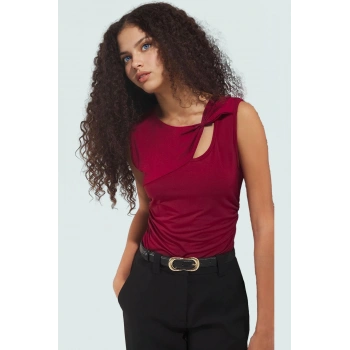 Fitted Kolsuz Örme Bluz Asimetrik Yaka Günlük Stil Profesyonel Görünüm Modern Şık