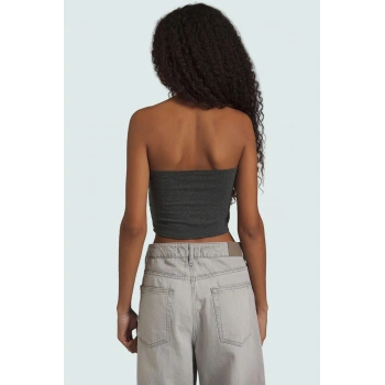 Fitted Kolsuz Örme Bluz Esnek Pamuklu Kumaş Straplez Yaka Zarifane Tasarım Mükemmel Uyum