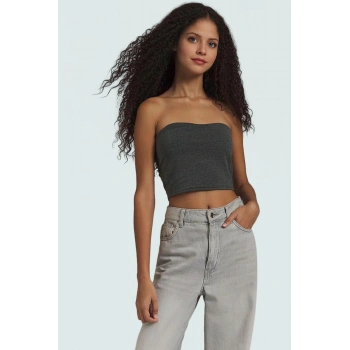 Fitted Straplez Yaka Crop Örme Bluz Rahat Günlük Stil Dayanıklı Malzeme Seçkin