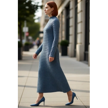 Kadın A line Maxi Uzun Kollu Dik Yaka Gofre Dokulu Örme Astarlı Şık ve Rahat Günlük Elbise