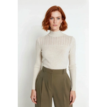 Kadın Ajurlu Deseniyle Şık Dik Yaka Fitted Akrilik Triko Kazak Uzun Kollu Günlük Kombinler İçin