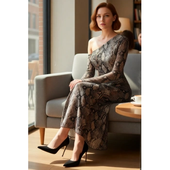 Kadın Asimetrik Yaka Açık Omuz Bodycon Kalıp Uzun Kollu Maxi Tül Örme Elbise Animal Desenli Fırfır