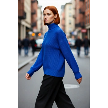 Kadın Basic Oversize Canlı Mavi Akrilik Balıkçı Yaka Uzun Kollu Triko Kazak Kışlık Kombinlerin