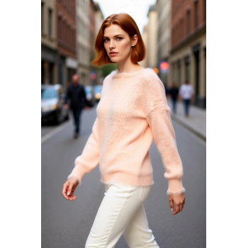 Kadın Basic Regular Kalıp Triko Kazak Dokulu Tüylü Kayık Yaka Kış Sezonu İçin İdeal Kaliteli