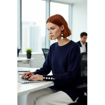 Kadın Basic Relaxed Kesim Uzun Kol Bisiklet Yaka İnci Detaylı Triko Kazak Modern Rahatlık Kaliteli