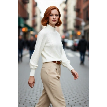 Kadın Basic Siluet Dik Yaka Uzun Kol Akrilik Dokulu Regular Kalıp Triko Kazak Kış Sezonu Şıklığı