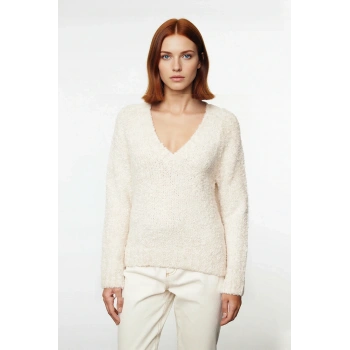 Kadın Bej Regular Kalıp Dokulu Reglan Uzun Kollu V Yaka Akrilik Triko Kazak Kışlık Günlük Şıklık