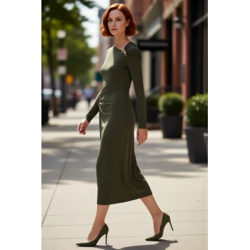 Kadın Bodycon Kesim Asimetrik Yaka Aksesuar Detaylı Örme Maxi Elbise Özel Davetler İçin Şık Stil