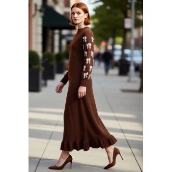 Kadın Bodycon Kesim Triko Maxi Elbise Kurdele Desenli Eteği Fırfırlı Kışlık Şık Ve Rahat Giyim