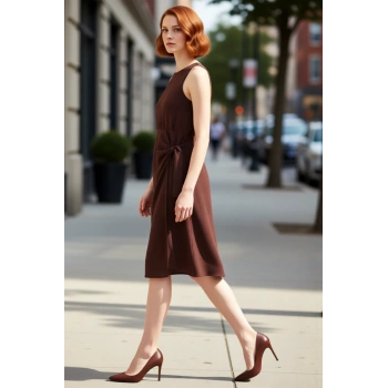 Kadın Büyük Beden Kahverengi A Line Kolsuz Midi Dokuma Elbise Yan Bağlama ve Yırtmaç Detaylı