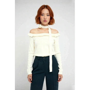 Kadın Carmen Yaka Fitted Basic Akrilik Triko Uzun Kol Bluz Güllü Atkı Aksesuarlı Şık Ve Modern Stil