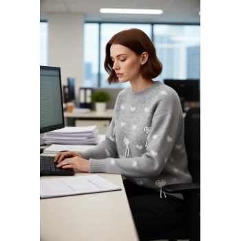 Kadın Cool Comfort Oversize Triko Kazak Kalp Desen Detaylı Düşük Kollu Soğuk Kış Günleri İçin