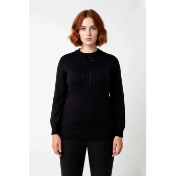 Kadın Dantel Yakalı Kurdele Fiyonk Detaylı Siyah Regular Akrilik Triko Kazak Şık Günlük Stile Uygun