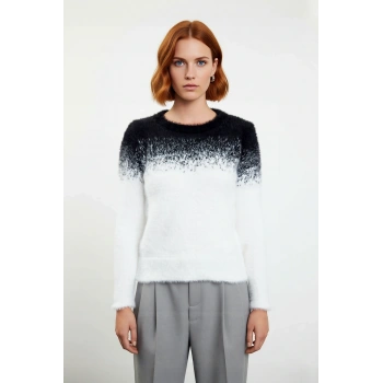 Kadın Degrade Desenli Bisiklet Yaka Regular Kalıp Uzun Kollu Tüylü Triko Kazak Kışlık Kombinlerin