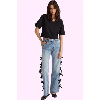 Kadın Denim Pantolon; Casual Stil İçin Pamuk Konforu ve Geniş Paça Yaz Aylarının Vazgeçilmezi