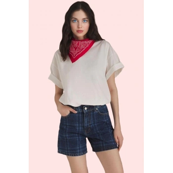 Kadın Denim Şort Geniş Paça Pamuk Günlük Kombinler Modern Tasarım Yaz Aylarının Vazgeçilmezi