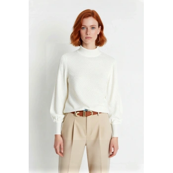 Kadın Dokulu Dik Yaka Balon Kol Regular Kalıp Akrilik Triko Kazak Günlük Ve Şık Kış Kombinleri İçin