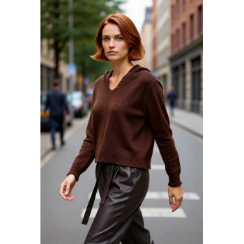 Kadın Düşük Kollu Kahverengi Oversize Triko Kazak Kapüşonlu V Yaka Detaylı Rahat Şıklık Kaliteli