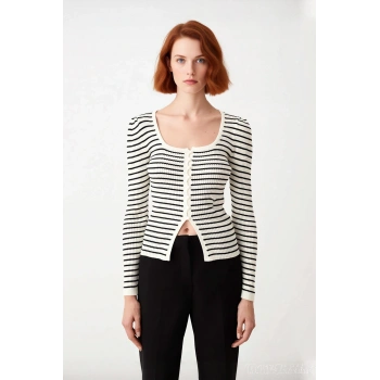 Kadın Ekru Çizgili Kare Yaka Fitted Uzun Kol Triko Body %100 Akrilik Sonbahar Şıklığı Kaliteli