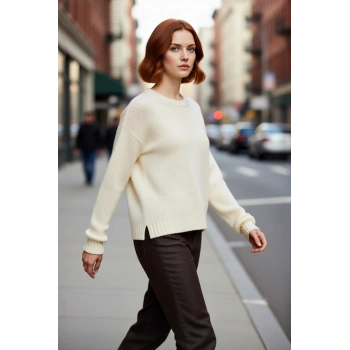 Kadın Ekru Oversize Bisiklet Yaka Püskül Detaylı Yumuşak Dokulu Rahat Uzun Kollu Triko Kazak