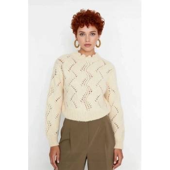 Kadın Ekru Regular Kalıp Ajurlu Dik Yaka Uzun Kollu Süper Crop Kalın Triko Kazak Günlük Şıklık