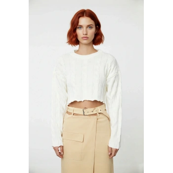 Kadın Ekru Regular Kalıp Süper Crop Saç Örgü Bisiklet Yaka Uzun Kollu Akrilik Triko Kazak Modeli