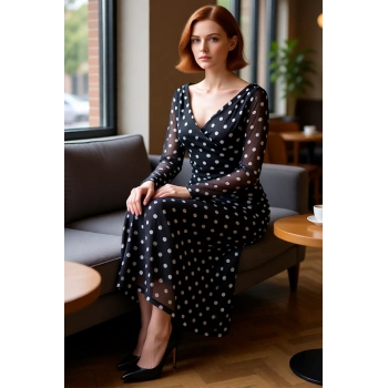 Kadın Fashion Forward Bodycon Maxi Elbise Tül Kumaş Puantiyeli V Yaka Büzgü Detaylı Uzun Kol