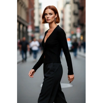 Kadın Fashion Forward Regular Kalıp Siyah Simli Triko Kazak Uzun Kollu V Yaka Modern Stil Sunar