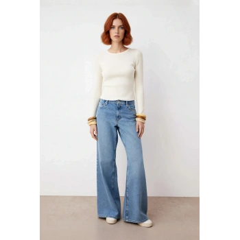 Kadın Fitted Bisiklet Yaka İnce Triko Kazak İlkbahar Sonbahar Günlük Modern ve Şık Kombinler İçin