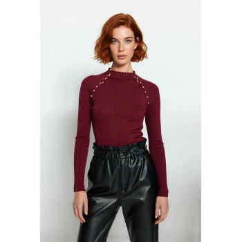 Kadın Fitted Dik Yaka Uzun Kol Cut Out Aksesuar Detaylı Triko Kazak İlkbahar Sonbahar Şıklığı