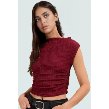 Kadın Fitted Örme Bluz Kayık Yaka Kolsuz Yazlık Rahat Ve Şık Uzun Ömürlü