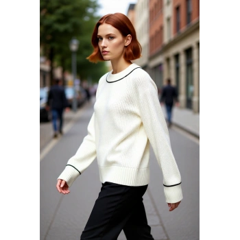 Kadın Geniş Kalıp Bisiklet Yaka Uzun Kol Triko Kazak Soğuk Havalarda Konforlu ve Şık Seçenek.