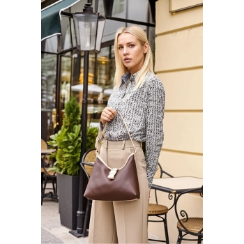 Kadın Gold Tokalı Askılı El ve Omuz Çantası Modern Tasarımlı Kapaklı Model