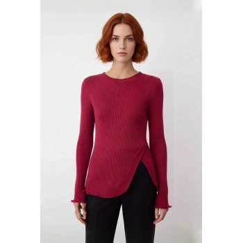 Kadın Gül Kurusu Fitted Yırtmaç Detaylı Bisiklet Yaka İnce Triko Kazak Günlük Şıklık Sunar