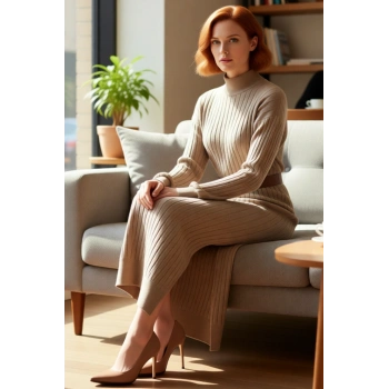 Kadın Günlük Akrilik Düşük Kol Dik Yaka Maxi Boy Triko Elbise Kemerli Yırtmaç Detaylı Soğuk Hava