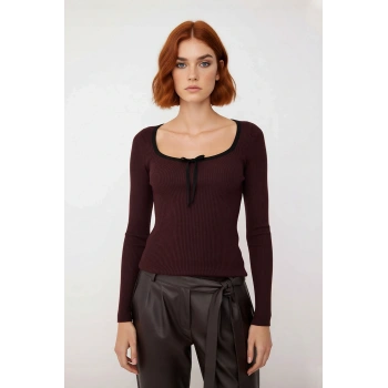 Kadın Havuz Yaka Fitilli Triko Kazak Kurdele Fiyonk Detaylı İnce Yapısıyla Şıklığınızı Tamamlar