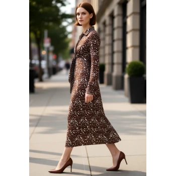 Kadın Kahverengi Baskılı A line Maxi Örme Elbise Büzgü Detaylı Polo Yaka Kış Sezonu Şıklığı