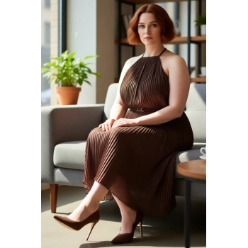 Kadın Kahverengi Halter Yaka Kolsuz Şifon Dokuma Maxi Boy Elbise Yaz Davetleri İçin İdeal Kaliteli