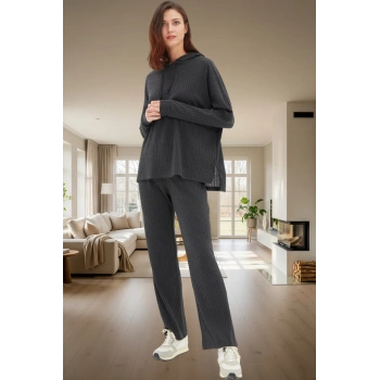 Kadın Kapüşonlu Pijama Takımı Rahat Kalıp Örme Kumaş Dayanıklı Malzeme Trend Tasarım