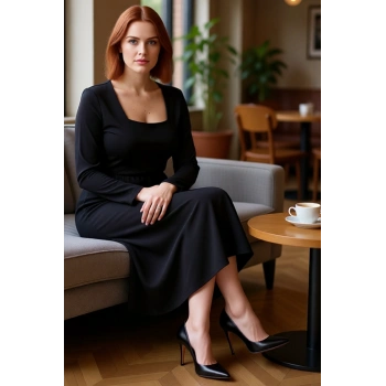 Kadın Kare Yaka Uzun Kollu Örme Maxi Elbise Rahat A Line Kesimi İle Kış Giyimine Uygun Kaliteli