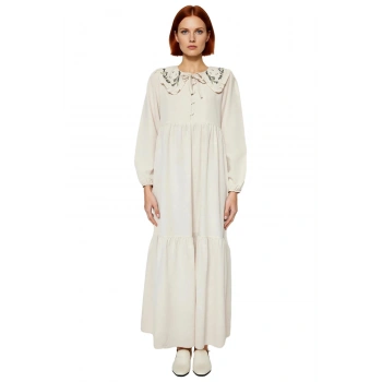 Kadın Keten Görünümlü Dokuma Maxi Elbise Bebe Yaka Balon Kol Nakış Detaylı Rahat Şık Tasarım