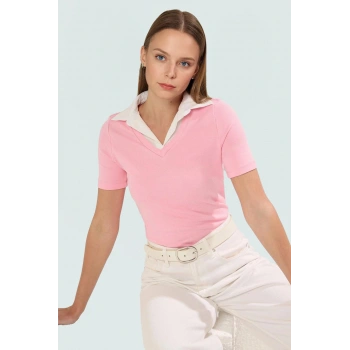 Kadın Kısa Kollu Fitted Örme Bluz Günlük Stil Kullanım İçin Özenle Seçilmiş Şık Görünüm