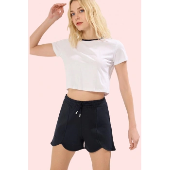 Kadın Kısa Şort Yazlık Günlük Spor Straight Kalıp Aplike Detaylı Yaz Aylarının Vazgeçilmezi