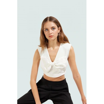 Kadın Kolsuz V Yaka Fiyonklu Crop Bluz Dokuma Kumaş Özenle Seçilmiş Seçkin Malzeme Uzun Ömürlü