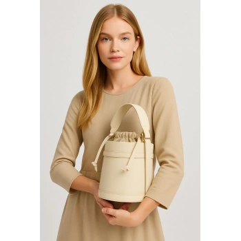 Kadın Kontrast Dikişli Kova Formlu El ve Omuz Kullanımlı Büzgülü Modern Çanta