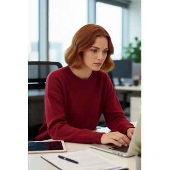 Kadın Koyu Kırmızı Konforlu Oversize Triko Bisiklet Yaka Düşük Kol Kış Gardırobu İçin Kazak