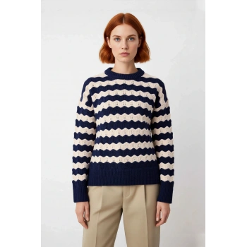 Kadın Lacivert Ekru Oversize Bisiklet Yaka Düşük Kol Dalgalı Ajurlu Yumuşak Dokulu Uzun Triko Kazak